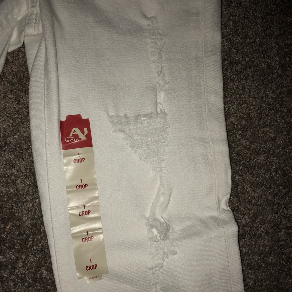 White capris - Picture 3 of 6